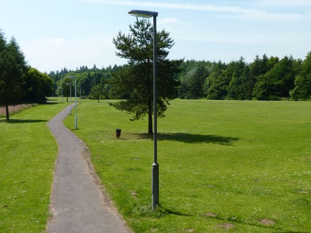 Path through Gilvenbank Park