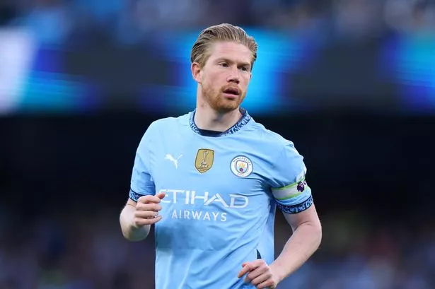 Manchester City midfielder Kevin De Bruyne has been offered a 'contract' by Liverpool