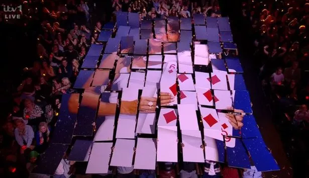 Davina McCall's mosaic holding the six of diamonds revealed by TK Magic