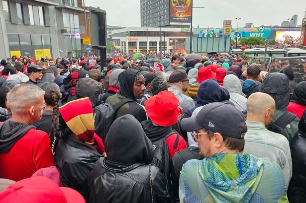 Queues outside Lime Street Station after the Liverpool parade