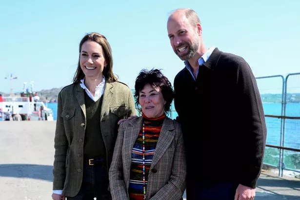 William and Kate run into comedian Ruby Wax on the Isle of Iona 