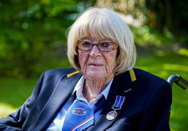 Veteran Jean Mack, 92, remembers a piper playing in her street on VE Day