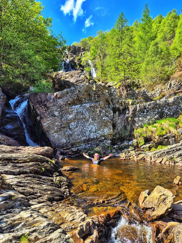 Perched above the reservoir, you're just a short walk or drive from a nature reserve, forested trails and cascading waterfalls.