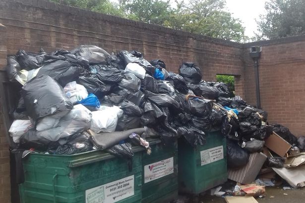 Overflowing bins in Erdington 