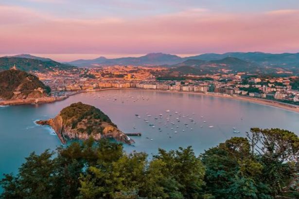 Expat @chaplinfamilylifeinspain revealed that her "only" regret is "not doing it sooner". 