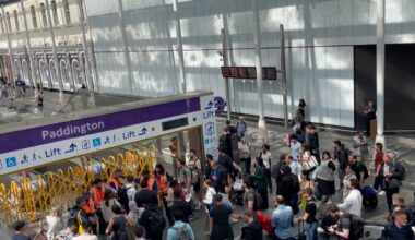 London Underground services suspended after power outage
