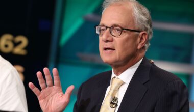 Ed Yardeni cuts recession odds, raises S&P 500 target back up to 6,500