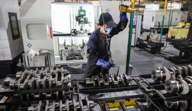 China industrial profits rise despite trade, deflationary worries