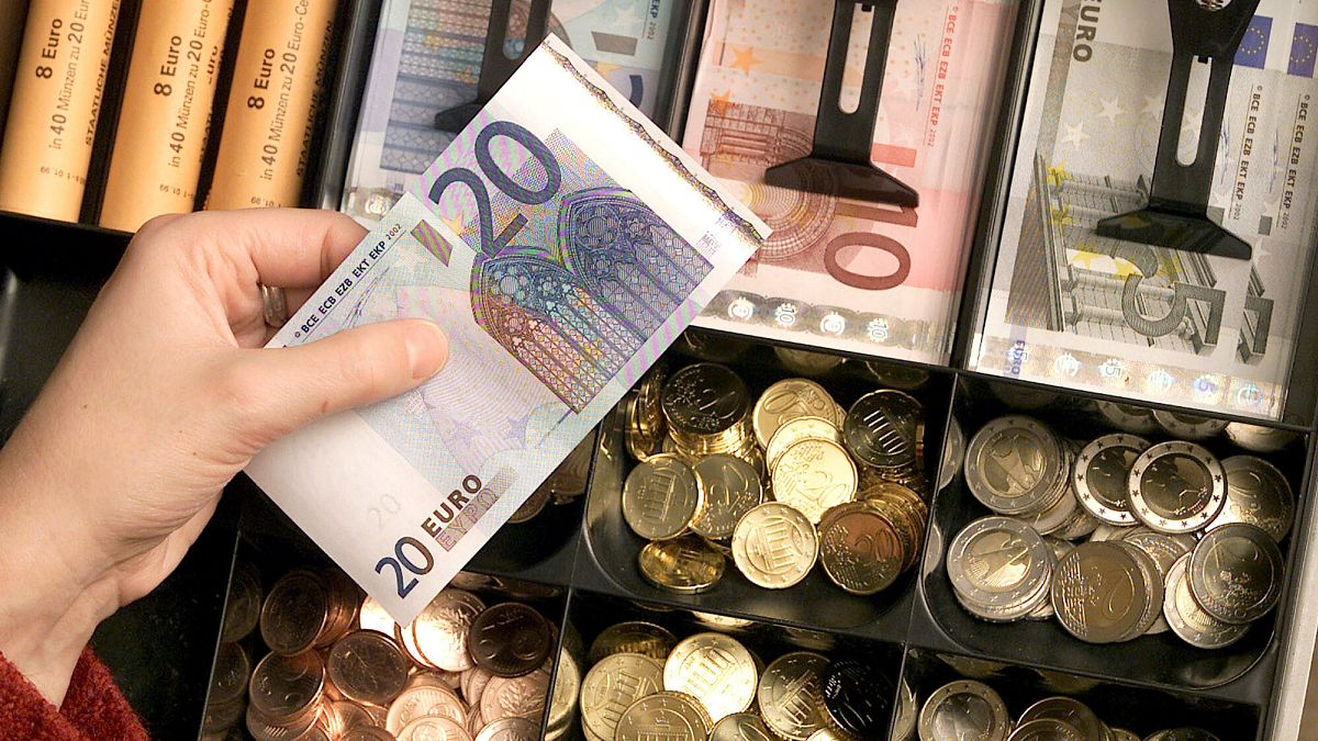 Bulgaria's president to submit request to parliament to call eurozone referendum
