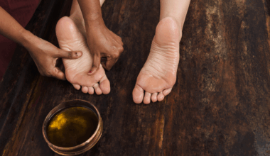 6 reasons to rub magnesium oil on soles of feet 3 times a week