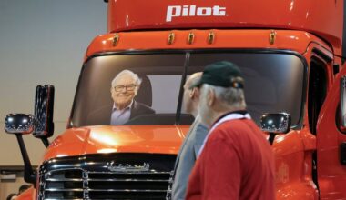 Buffett's quotes from Berkshire meeting: Trade, opportunities, United States