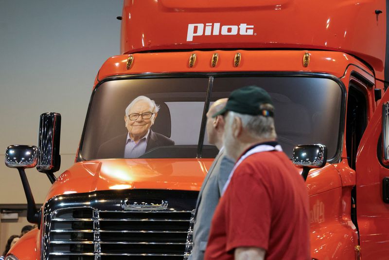 Buffett's quotes from Berkshire meeting: Trade, opportunities, United States