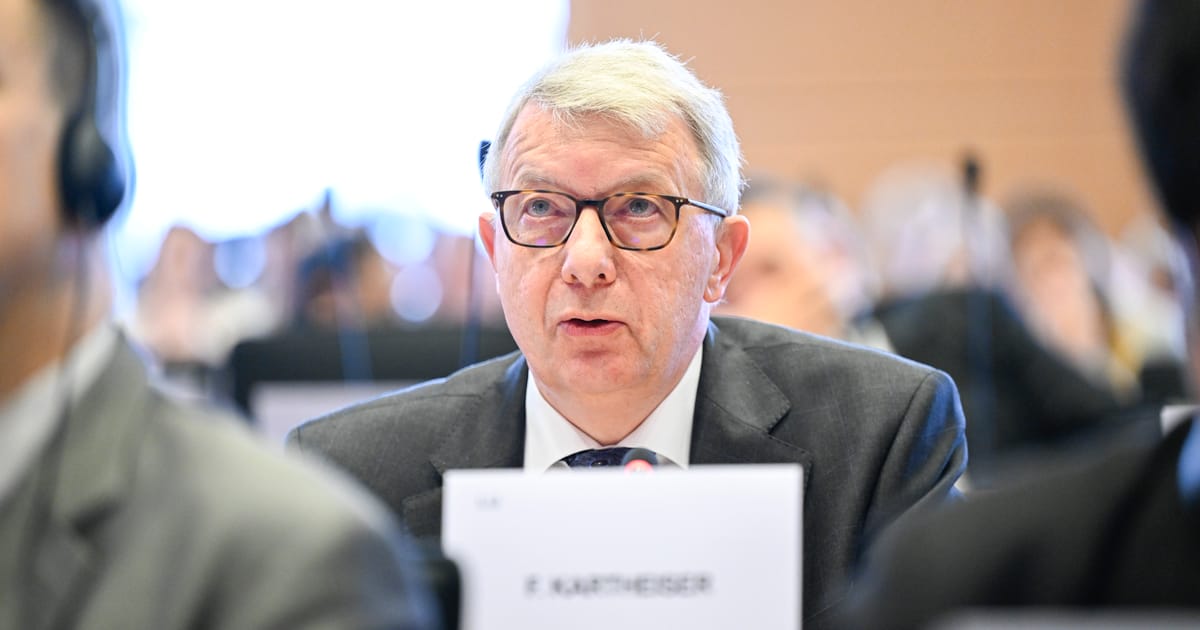 Rogue EU lawmaker Kartheiser to meet Kremlin officials in Moscow – POLITICO