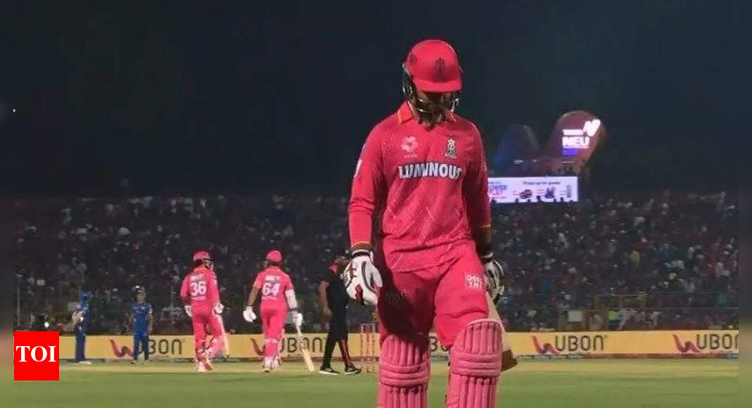 Rahul Dravid can't hide disappointment as 14-year-old Vaibhav Suryavanshi falls for a duck vs Mumbai Indians | Cricket News