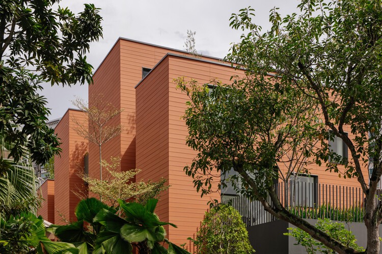In-Between House / Super Assembly - Exterior Photography