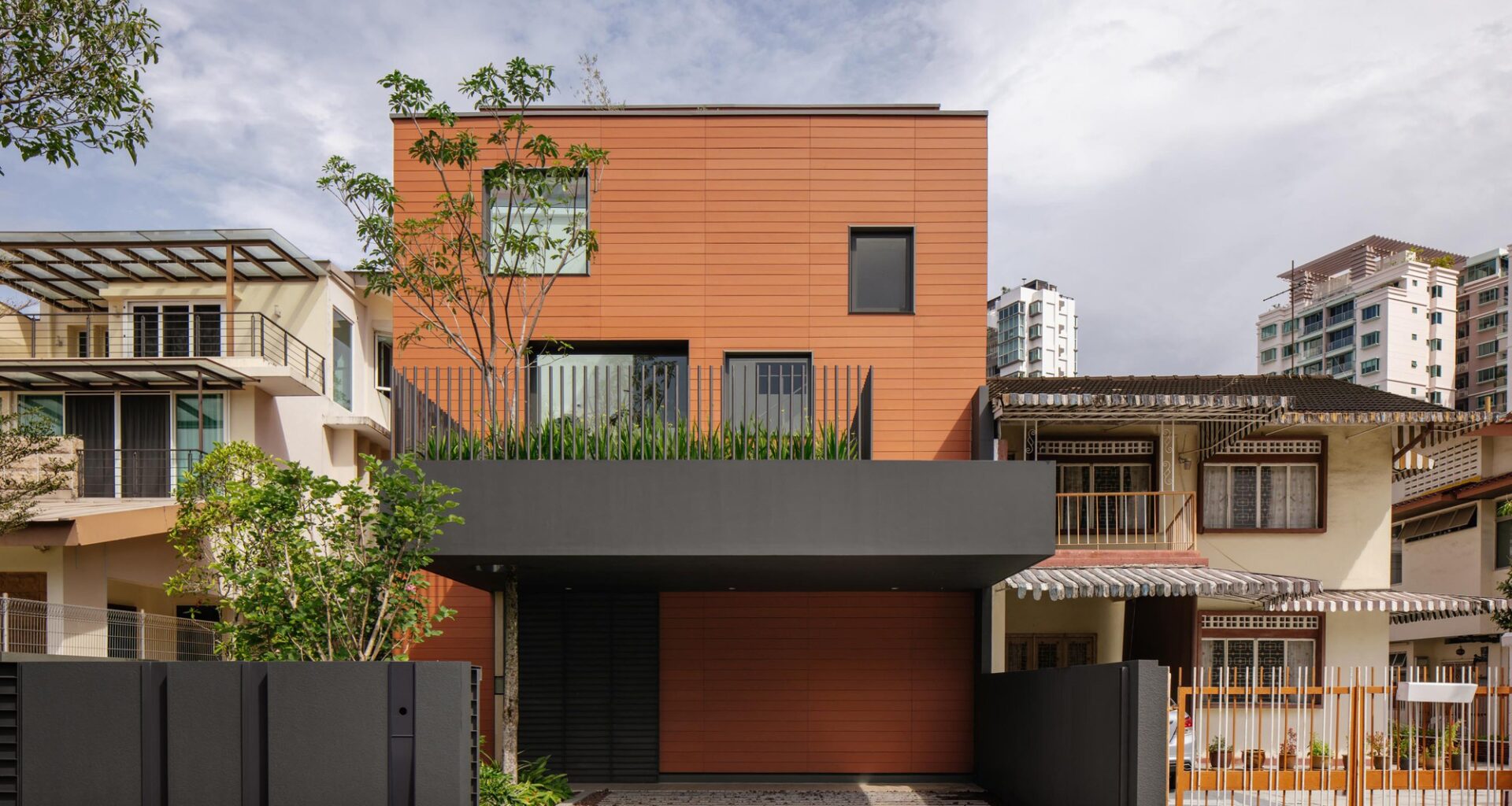 In-Between House / Super Assembly