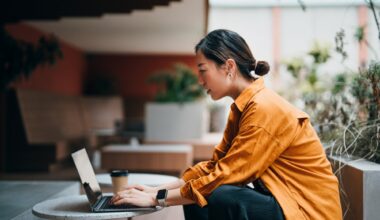 Why Solopreneurs Should Think Like Startup Founders