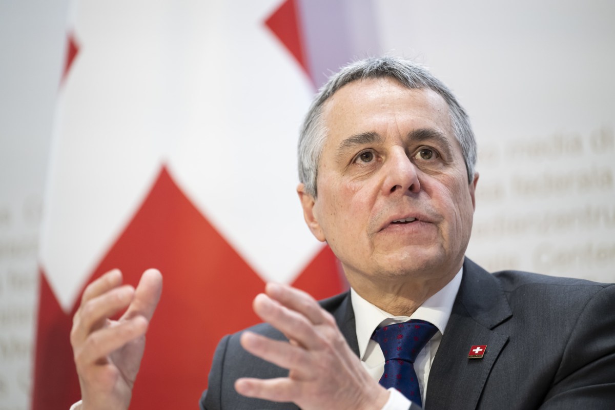 Swiss foreign minister rejects mandatory referendum for EU deals
