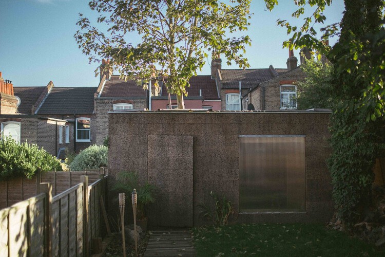 From Prototype to Progress: How Small-Scale Sustainable Housing Models Are Shaping Our Future - Image 5 of 8