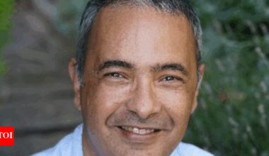 Algeria issues arrest warrants for writer Daoud: France