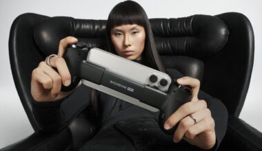 The Backbone Pro Controller Is Built For Playing Games On Any Screen, From Phones To VR Headsets
