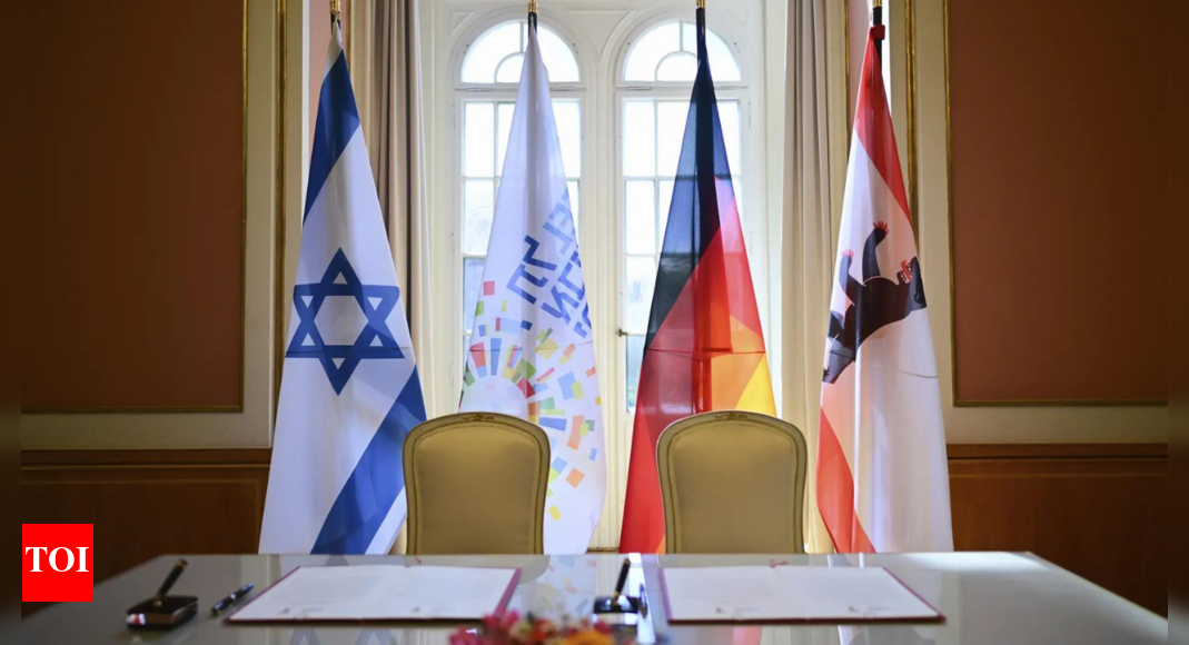 Germany and Israel mark anniversary in shadow of war | World News