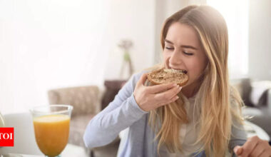 Harvard-trained nutritionist shares a simple trick to cut the glycemic index of carbs by 50 percent |