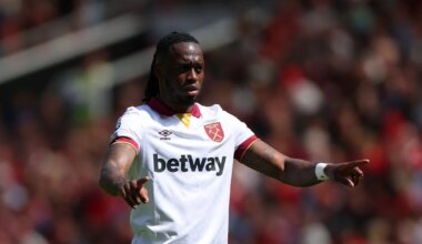 Aaron Wan-Bissaka nine-word message prompts six Manchester United players to respond