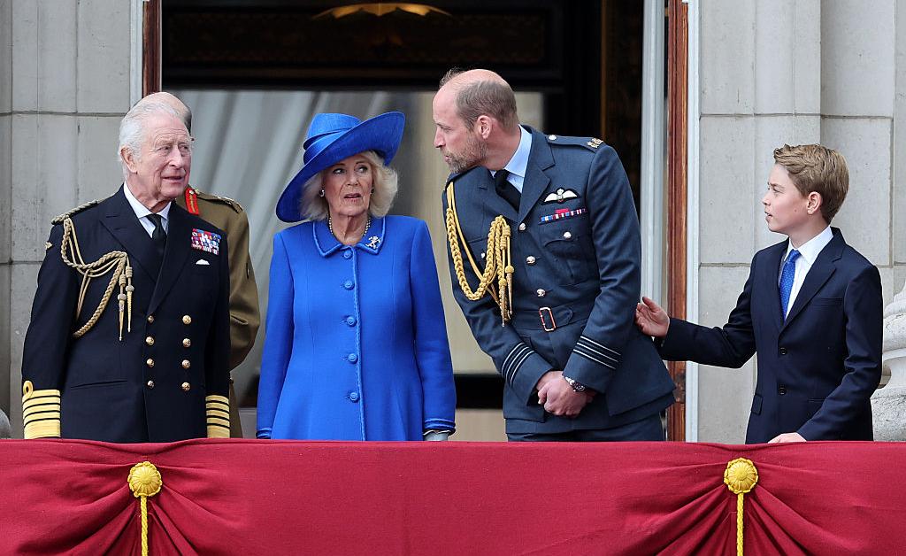 Lip Reader Reveals William’s Blunt Comment to Camilla During VE Day Parade