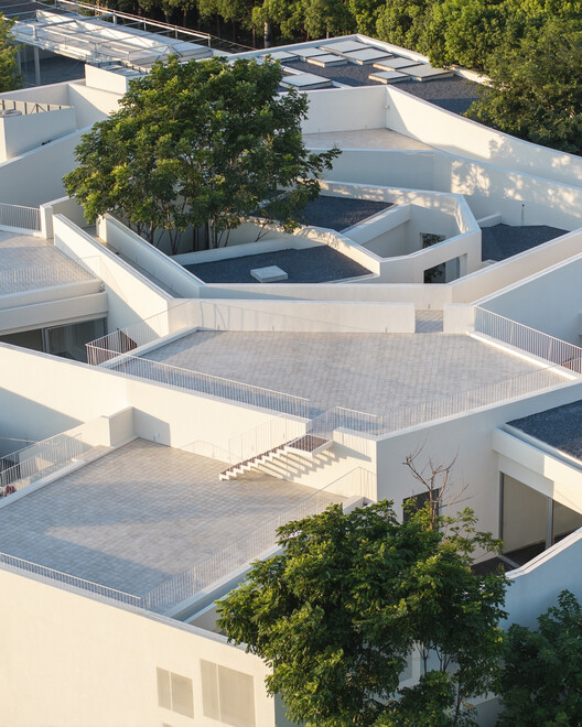Su Yuan, House and Garden / Atelier Deshaus - Image 2 of 28