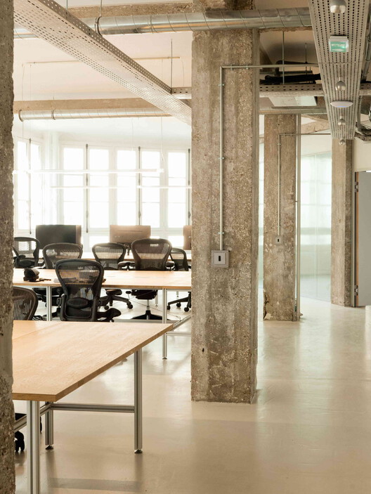 Chez Riot Office Space / ūti architectes - Interior Photography, Dining room, Chair