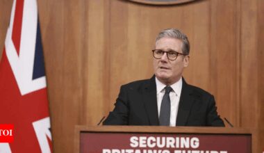 Under pressure from hard-right, Starmer takes cautious approach to EU 'reset'