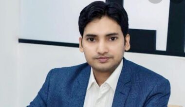 Internet takes sides as EaseMyTrip founder shreds MakeMyTrip's response to his allegations | Trending