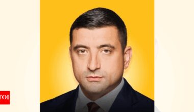 'Want change' in Spain, far right finds support with Romanians far from home