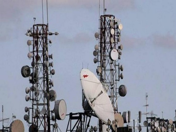 Jio tops data internet, call setup success rate in TRAI tests; Airtel had least call drops