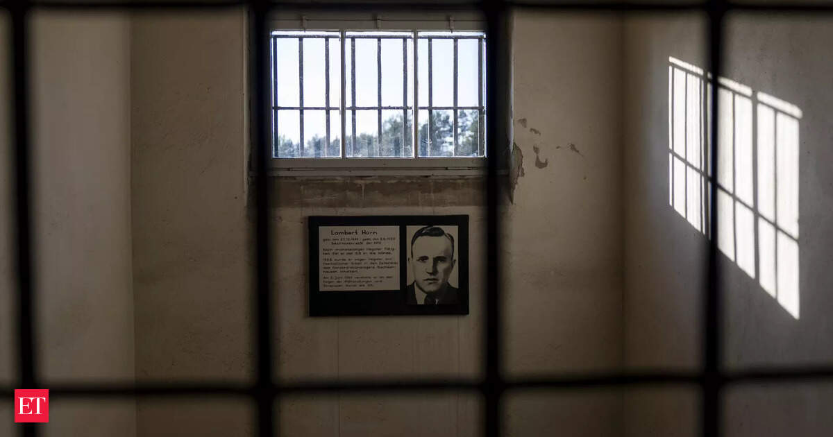 France to build a high-security prison in the middle of nowhere in South American jungle. Here's why