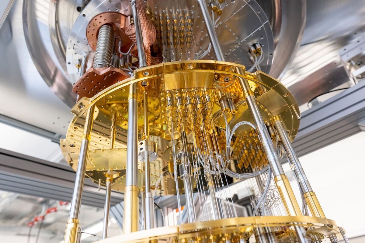 What Is Quantum Computing and What Can Quantum Computers Do?