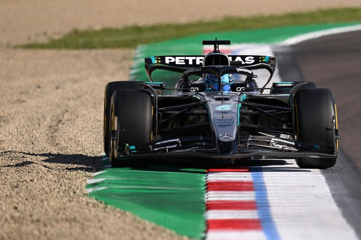 "Dead slow" Mercedes suffering in heat again at F1 Imola GP