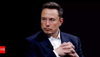 Elon Musk under fire: Senators demand investigation into Starlink trade deals |