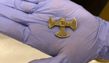 Archaeology breakthrough as rare 1,200-year-old Saxon pendant discovered in field