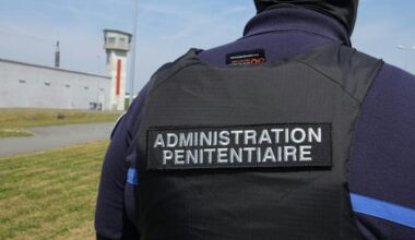 France launches operation in 66 prisons to seize mini-mobile phones