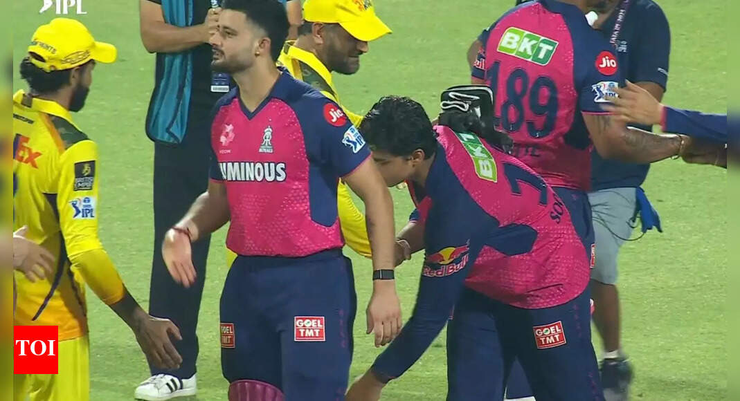 Internet reacts after 14-year-old IPL sensation Vaibhav Suryavanshi touches MS Dhoni's feet | Cricket News