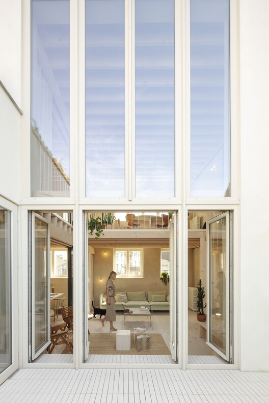 Karper Building Renovation / hé! architectuur + buro kiss + EA+ - Interior Photography, Wood, Door, Glass