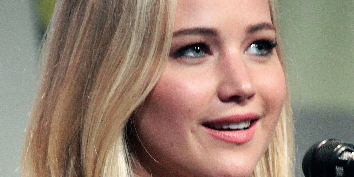 Jennifer Lawrence gets emotional when discussing postpartum depression, and her fans are deeply moved