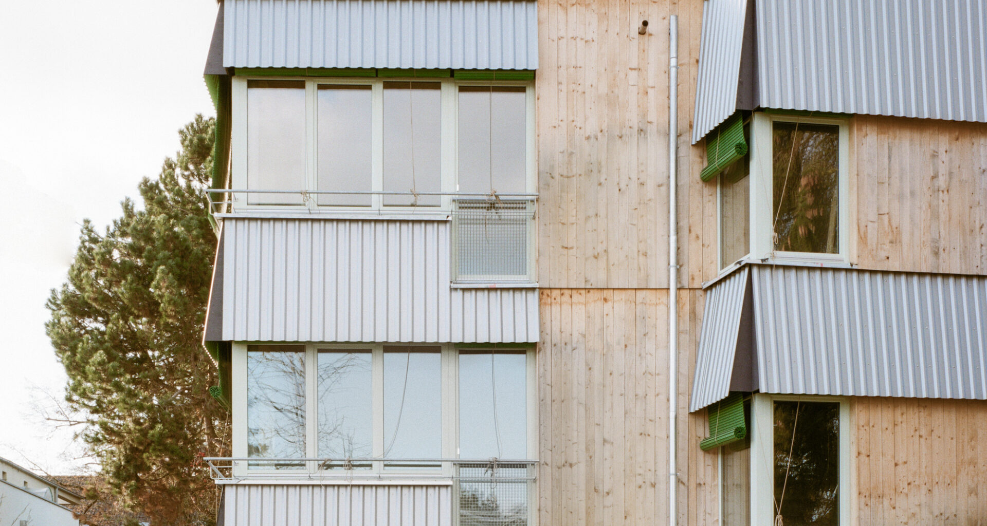 The Resilient House Multi-Generational Housing / etal.