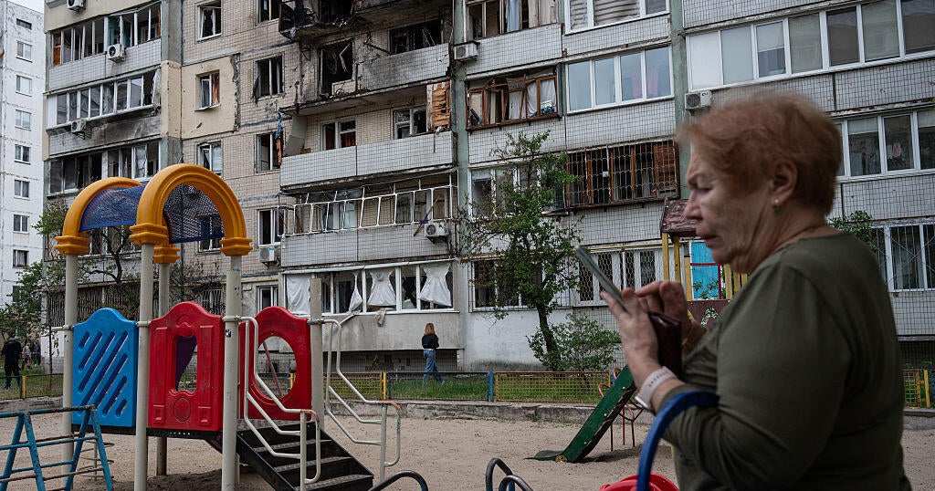 Russia and Ukraine swap hundreds of prisoners as airstrikes on Kyiv continue