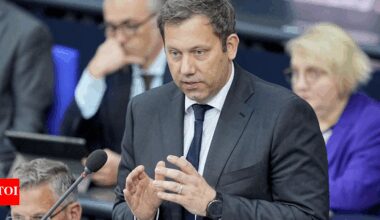 German minister urges 'serious talks' with US on tariffs