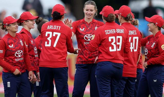 England vs West Indies: Heather Knight battles through discomfort to help hosts complete T20I series whitewash - MKFM 106.3FM