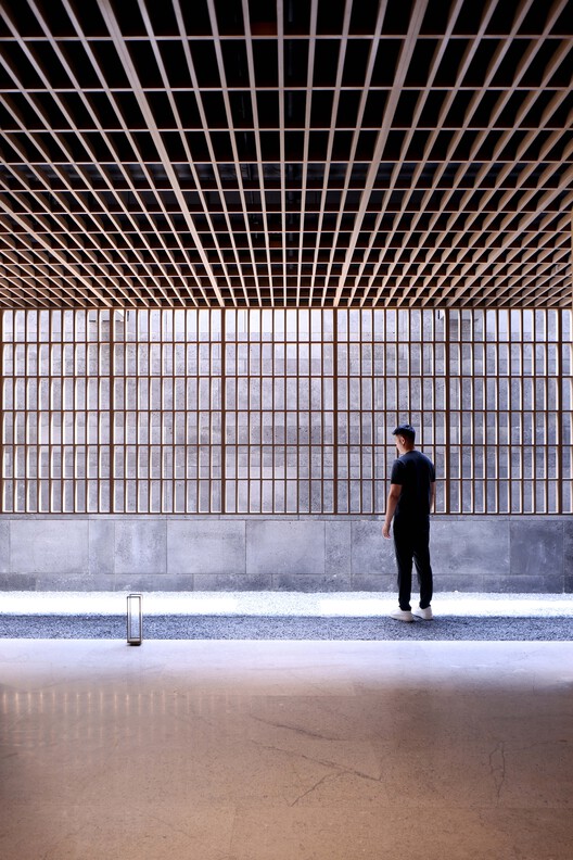 Sunlight Courtyard, Entrance Lobby of Aranya / SHISUO design office - Interior Photography