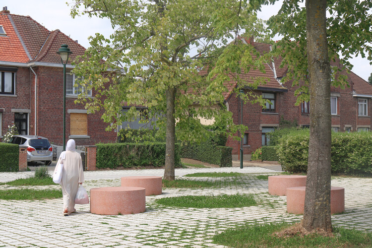 Contemporary Garden City / L’atelier DEV architecture - Exterior Photography, Garden, Brick